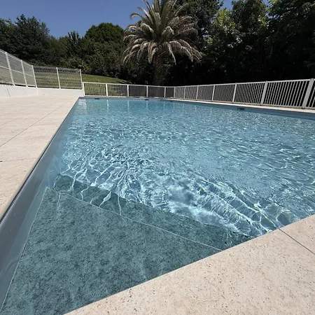 Casa Surf Shelter, Large Swimming Pool, 1-bedroom Apartment, Garden, Day Use, Rhune View Apartamento Bidart