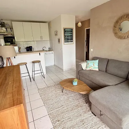 Casa Surf Shelter, Large Swimming Pool, 1-bedroom Apartment, Garden, Day Use, Rhune View Bidart