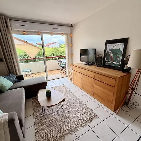 Casa Surf Shelter, Large Swimming Pool, 1-bedroom Apartment, Garden, Day Use, Rhune View